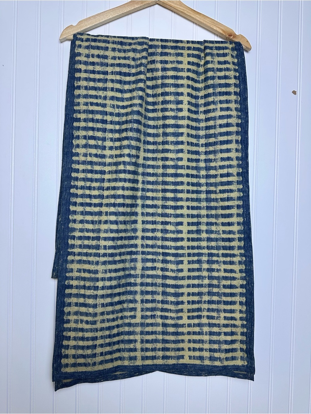 Williams Sonoma Navy and cream Green Plaid Table Runner Home Decor Kitchen